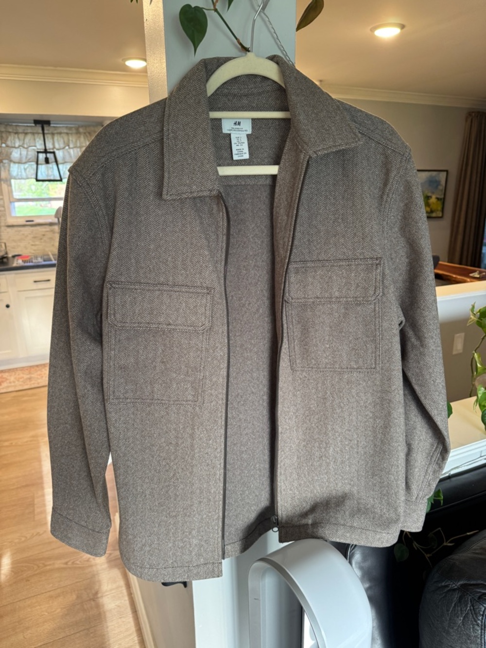 H&M Men's Taupe Brown Herringbone Overshirt